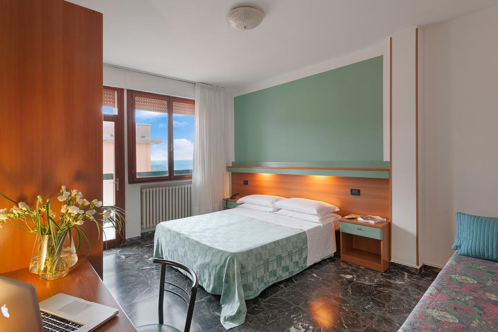 Hotel Europeo Sottomarina Exterior photo